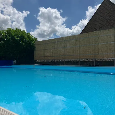 La Canopee Bed & Breakfast *